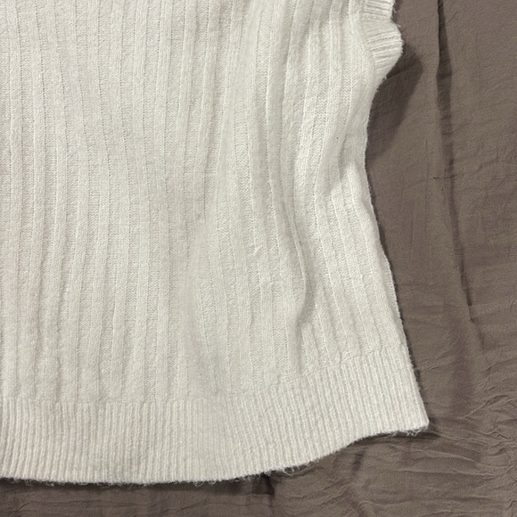 Boxy Knit Cropped Collared Top - Picture 4 of 4